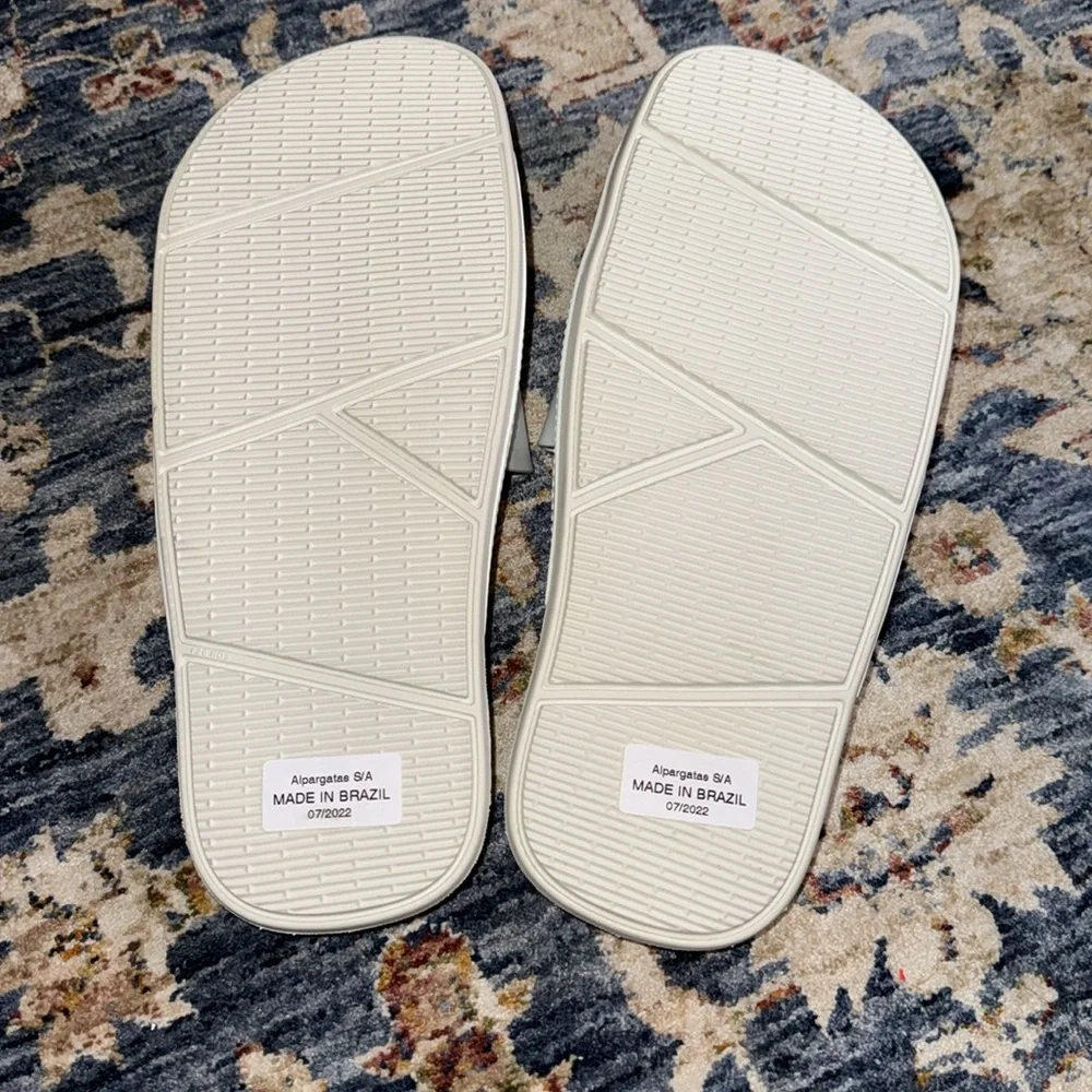 NEW Havaianas Men’s White Sandal/Shoe/Slides NWT Size Men 11/12 - Picture 13 of 14